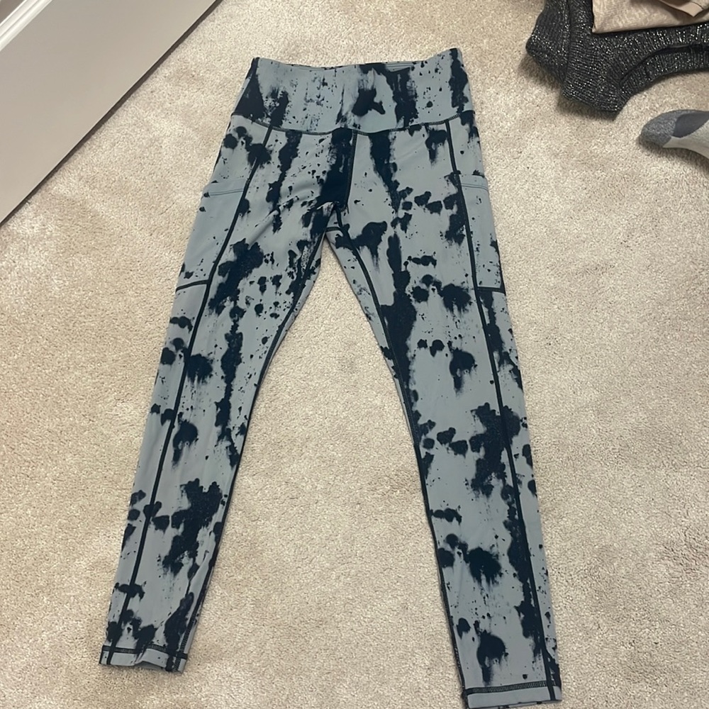 Zyia black/grey splattered patterned.